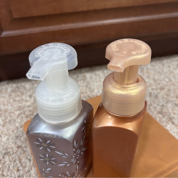 NEW Vanilla Icicles & Cookie Butter Truffle Foaming Hand Soap - Picture 3 of 4